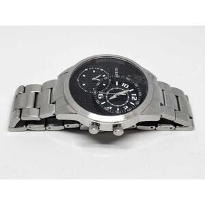 GUESS SILVER TONE S/STEEL+BLACK DUAL,MULTI TIME ZONE DIAL WATCH U13616G1